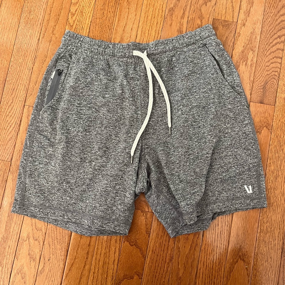 Vuori Gray Athletic Shorts with Elastic Waistband